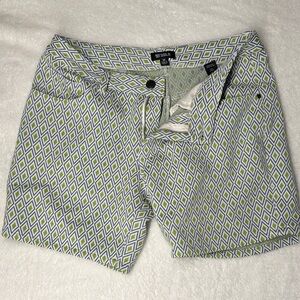 Stylish Geometric Patterned Men Shorts